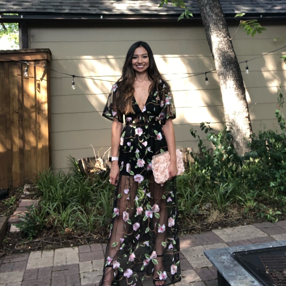 Beautiful floral dress!
